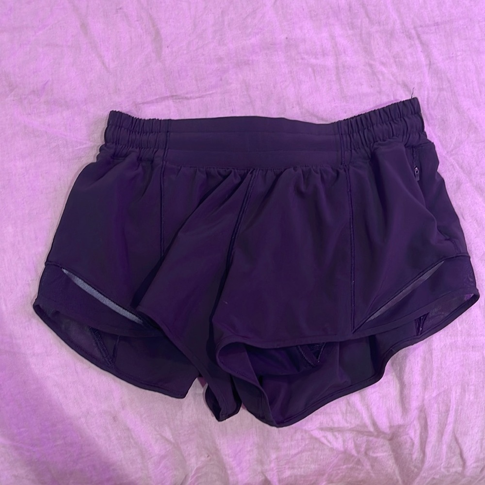 Black Lululemon hotty hot shorts